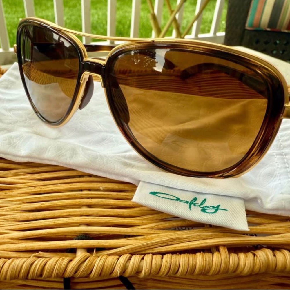 Oakley Split Time Gold Frame Sunglasses with Prizm Polarized Lenses